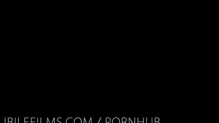 Nuit baise deux lesbiennes