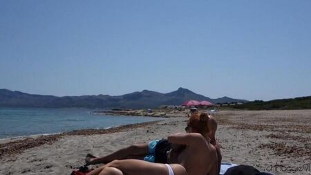 Pipe publique sur la plage