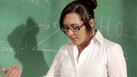 L'enseignant lesbien a séduit un élève
