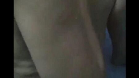 Le fils -in -law jette derrière une mère nue nue -in -law