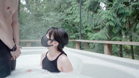 Sexe dans un jacuzzi avec un asiatique