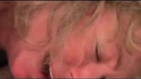 La mamie s'est fait baiser