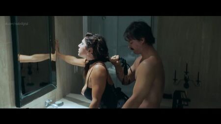 Cristina Rosato Nude - Mafia Inc (2019) HD 1080p Regarder en ligne / Cristina Rosato - Mafia