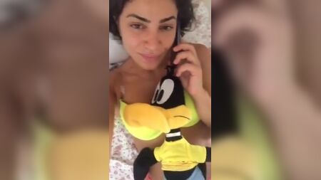 Serpil Cansız : show des fesses en string sur Periscope