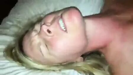 Une bombe mature et coquine