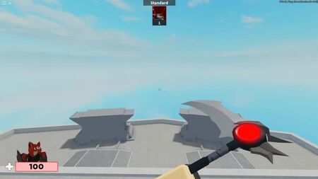 Panda roux faisant le geste « Thriller » dans Roblox Arsenal (720 x 1280).mp4