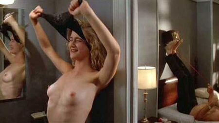Scène de sexe avec Laura Dern nue tirée du film « Wild At Heart » sur ScandalPlanetCom