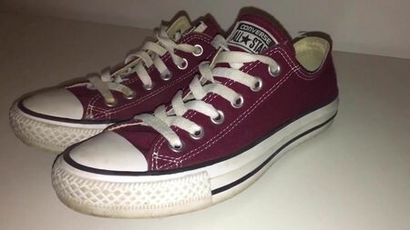 Les chaussures de ma sœur : Converse basses bordeaux, 2e partie, 4K