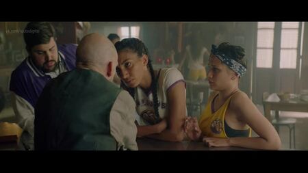 Camille Razat, Margot Dufrene, etc. - Girls with Balls (2018) Nues ? Sexy ! Camille Razat, Margot Dufrene - Les filles aux balles
