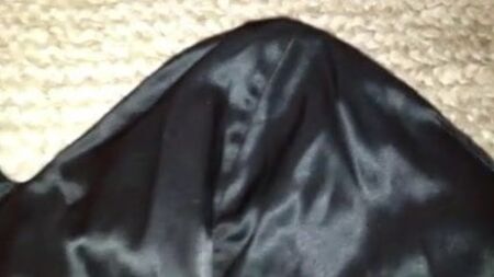 Robe de bal en satin noir