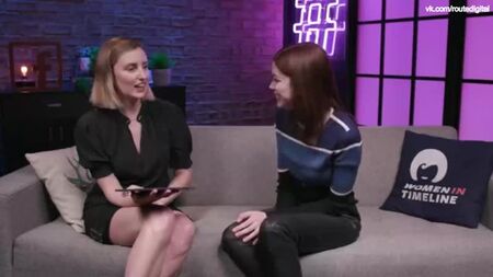Laura Carmichael, Charlotte Hope - Facebook Live, 7 mai 2019 : Nue ? Sexy !