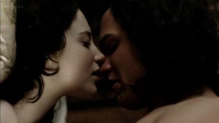 Andrea Riseborough nue - The Devil's Whore s01e01-02 (2008) HD 720p Regarder en ligne