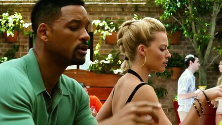 Margot Robbie nue et scènes de sexe avec des gros plans