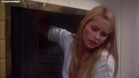 Ami Dolenz, Julie Michaels - Witchboard 2 (1993) Nude? Hot! / Ami Dolenz, Julie Michaels - La planche de sorcière 2 : Le portail du diable