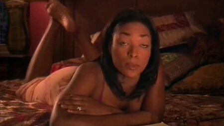 Kellita Smith : des pieds nus très sexy