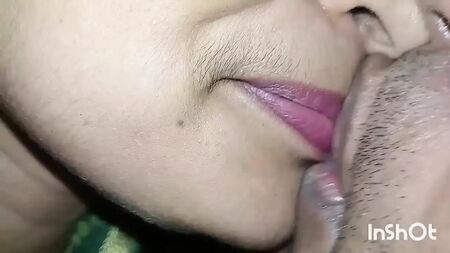 Vidéo xxx de Lalita, une Indienne sexy, un couple indien en pleine relation sexuelle et profitant d'un moment de plaisir, une jeune mariée baisée très vigoureusement