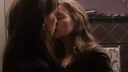 Katie Cassidy et Tracy Spiridakos - Kill for Me