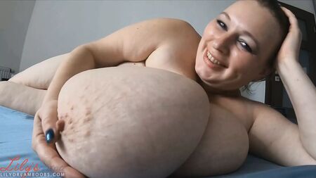 les plus gros seins naturels du monde