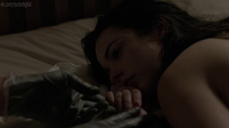 Gemma McCorry, Laura Donnelly nues - The Fall, saison 1 (2013) HD 1080p Regarder en ligne