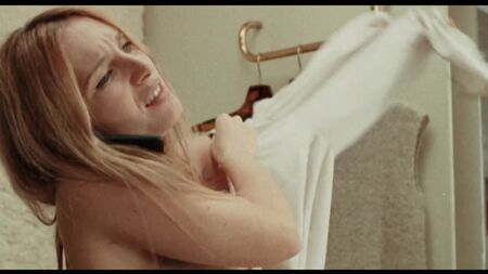 Annabelle Dexter-Jones nue - Cécile au téléphone (2017) HD 1080p Regarder en ligne / Аннабелль Декстер-Джонс