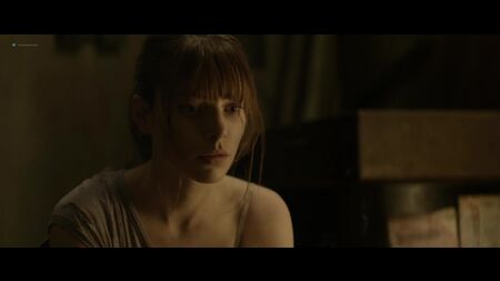 Lauren German, Rosanna Arquette : sexy - The Divide (2011) HD 1080p Blu-ray