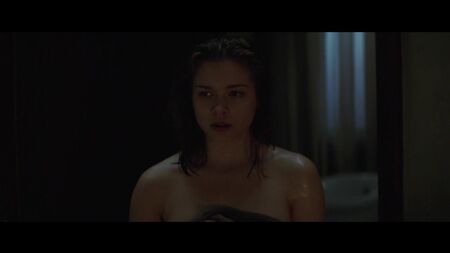 Sophie Cookson nue - La Crucifixion (2017) HD 720p