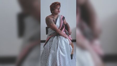 Marumagal Ilaria s'amuse avec son Mamanar