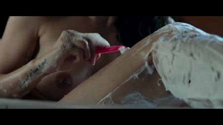 Nadine Crocker, Gage Golightly nus - Cabin Fever (2016) HD 720p Web-DL / Nadine Crocker, Gage Golightly - Cabin Fever