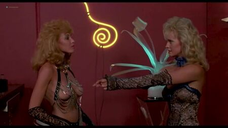 Shari Shattuck, Lisa London, etc. Nues - The Naked Cage (1986)