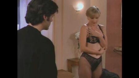 Denise Crosby nue - Red Shoe Diaries - s03e10 (Le psychiatre) (États-Unis, 1994) - Qualité médiocre