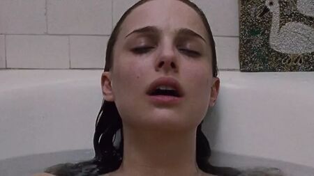 Natalie Portman, Mila Kunis - Black Swan (2010)