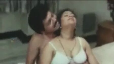 Une tante sexy du Kerala prise au piège