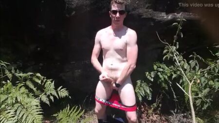 bush_jerk_off_3 (en plein air, masturbation, plage, en public, gay, solo, porno gay, gay en plein air, gay en public, masturbation gay, solo gay, gay en plein air)