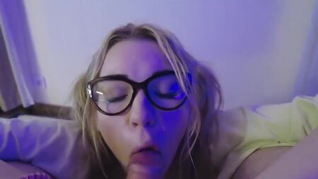 DeepBunnyHole - Éjaculation au fond de la gorge - Baise buccale - Partie 2 (720p) [Amateur, Russie