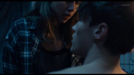 Julie Brochorst Andersen Nude - Anti (DK 2016) 1080p Regarder en ligne