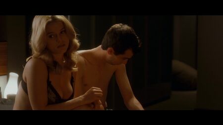 Alice Eve - Elle est hors de ma portée (2010) 1080p - Nue ? Sexy ! Regarder en ligne