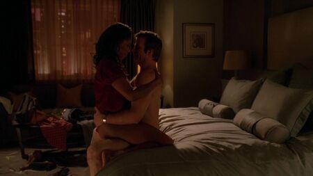 Merrin Dungey nue - Hung, saison 2, épisode 6 (2010)