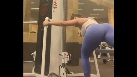Jacqueline Petzak : programme d'entraînement pour les fessiers et les jambes d'une mannequin de fitness sexy