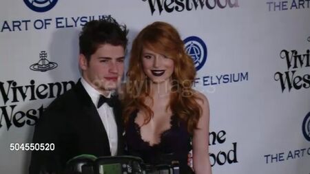 Bella Thorne et Gregg Sulkin au neuvième gala annuel « Heaven » organisé par The Art of Elysium