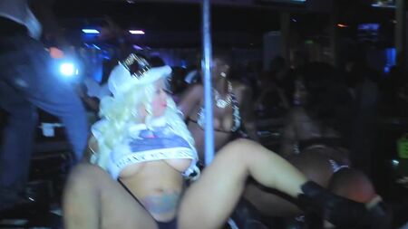 King Diamond au club de strip-tease Max Da Don de Baltimore : concert de Spank Stakks | WSHH _ worldstarcandy