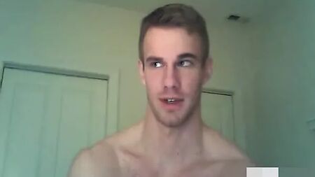 Un beau mec hétéro en webcam avec le son