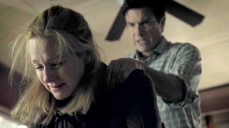 Laura Linney : fellation et scène de sexe dans « Ozark » sur ScandalPlanetCom