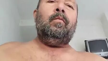 Un grand-père qui fait des bêtises