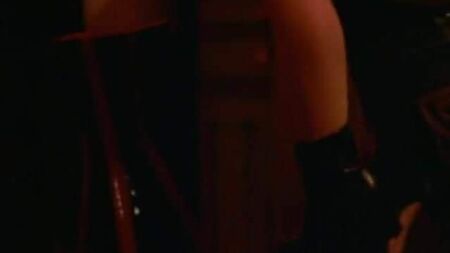 Fairuza Balk a l'air un peu pâle, mais elle reste sexy