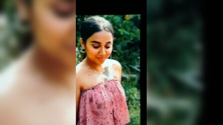 Prajakta Koli : hommage « sperme et crachats »