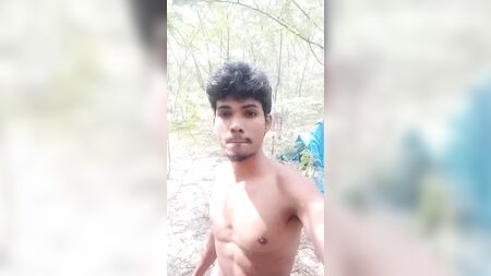 Sexe gay dans la jungle à Desi Village