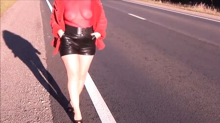 RedRoseRus - Mon gros cul en short en cuir