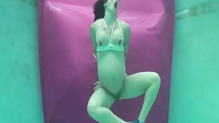 bondage sous-marin pour femmes enceintes
