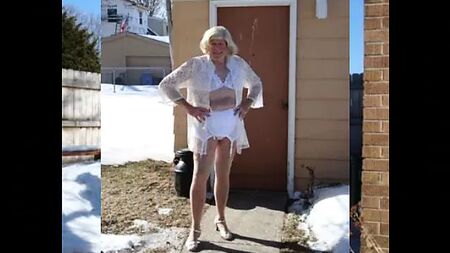 Photos et vidéo de Roberta G, un grand-père travesti, avec sa femme