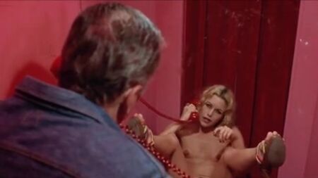 Season Hubley nue, Linda Morell nue